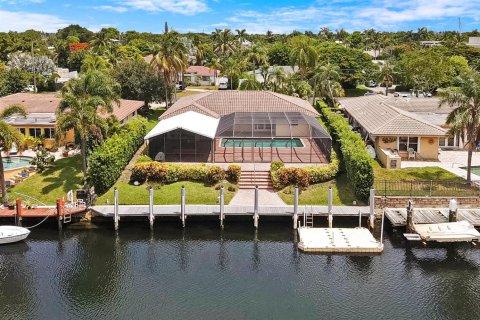 House in Pompano Beach, Florida 3 bedrooms, 155.7 sq.m. № 2265654