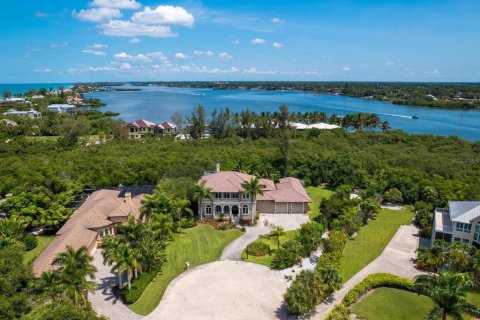 House in Nokomis, Florida 4 bedrooms, 367.89 sq.m. № 1333853 - photo 1