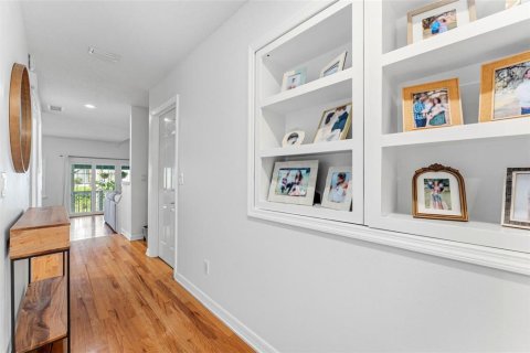 Adosado en venta en Tampa, Florida, 3 dormitorios, 145.3 m2 № 2223226 - foto 8