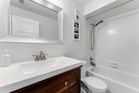 Adosado en venta en Tampa, Florida, 3 dormitorios, 145.3 m2 № 2223226 - foto 26