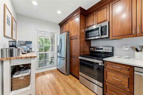 Adosado en venta en Tampa, Florida, 3 dormitorios, 145.3 m2 № 2223226 - foto 9