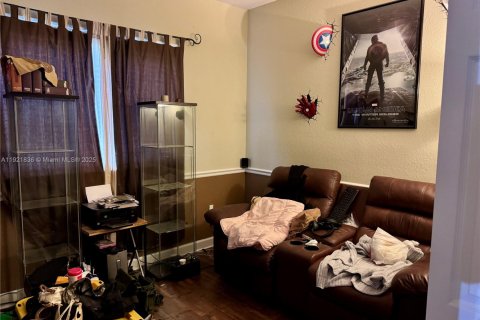 Casa en venta en Homestead, Florida, 3 dormitorios, 135.27 m2 № 1975739 - foto 13