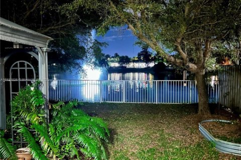 Casa en venta en Homestead, Florida, 3 dormitorios, 135.27 m2 № 1975739 - foto 26