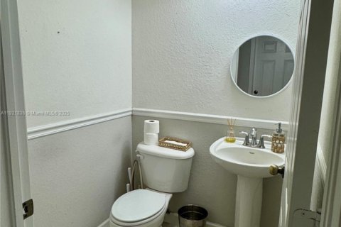 Casa en venta en Homestead, Florida, 3 dormitorios, 135.27 m2 № 1975739 - foto 16