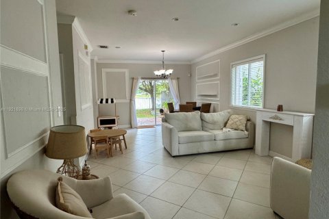 Casa en venta en Homestead, Florida, 3 dormitorios, 135.27 m2 № 1975739 - foto 5