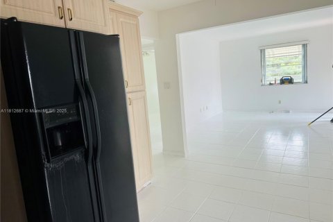 Villa ou maison à louer à Dania Beach, Floride: 2 chambres, 218.6 m2 № 1780117 - photo 5