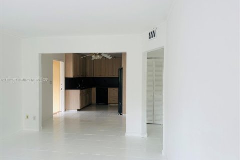 Villa ou maison à louer à Dania Beach, Floride: 2 chambres, 218.6 m2 № 1780117 - photo 6