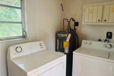 Villa ou maison à louer à Dania Beach, Floride: 2 chambres, 218.6 m2 № 1780117 - photo 10