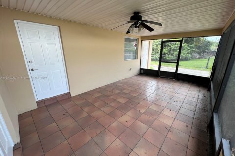 Villa ou maison à louer à Dania Beach, Floride: 2 chambres, 218.6 m2 № 1780117 - photo 11