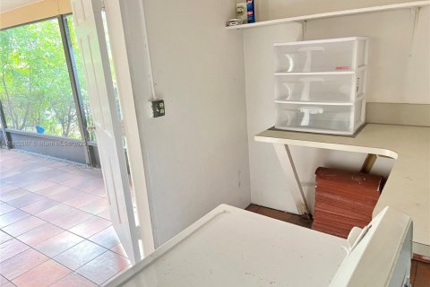 Villa ou maison à louer à Dania Beach, Floride: 2 chambres, 218.6 m2 № 1780117 - photo 17