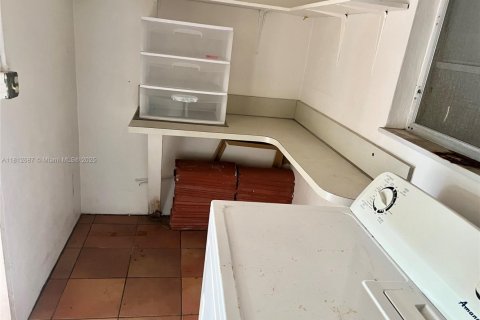 Villa ou maison à louer à Dania Beach, Floride: 2 chambres, 218.6 m2 № 1780117 - photo 16