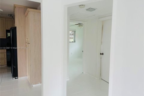 Villa ou maison à louer à Dania Beach, Floride: 2 chambres, 218.6 m2 № 1780117 - photo 7