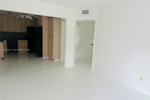 Villa ou maison à louer à Dania Beach, Floride: 2 chambres, 218.6 m2 № 1780117 - photo 1