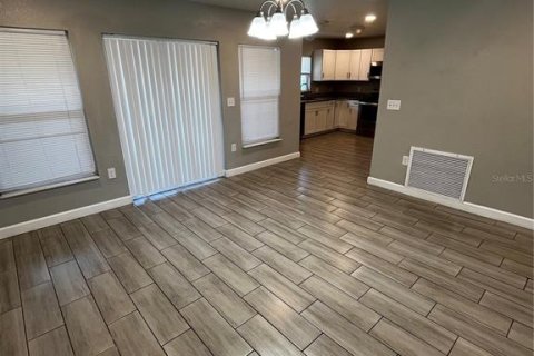 Casa en alquiler en Winter Haven, Florida, 3 dormitorios, 136.75 m2 № 2112416 - foto 4