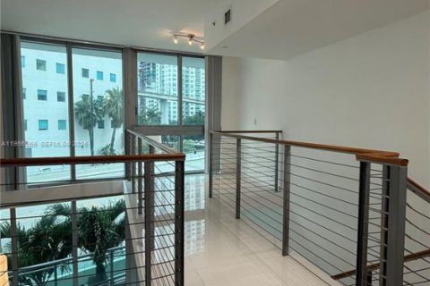 Condo in Miami, Florida, 2 bedrooms  № 2153483 - photo 9