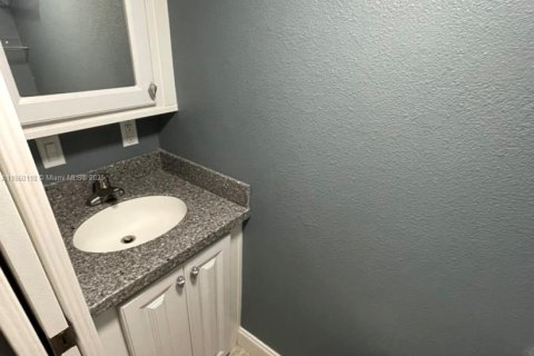House in Key Largo, Florida 2 bedrooms № 1889058 - photo 14