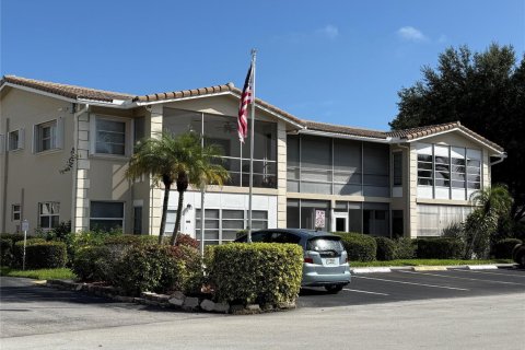 Condo in Lighthouse Point, Florida, 2 bedrooms № 2245353 - photo 18