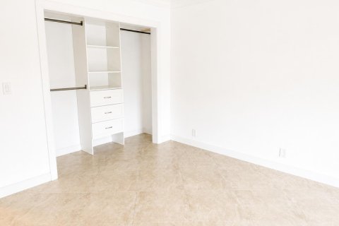 Condo in Lighthouse Point, Florida, 2 bedrooms № 2245353 - photo 12