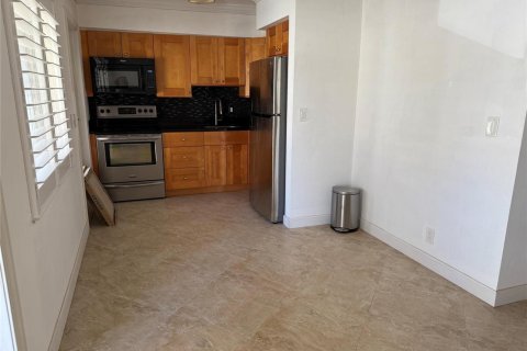 Condo in Lighthouse Point, Florida, 2 bedrooms № 2245353 - photo 3