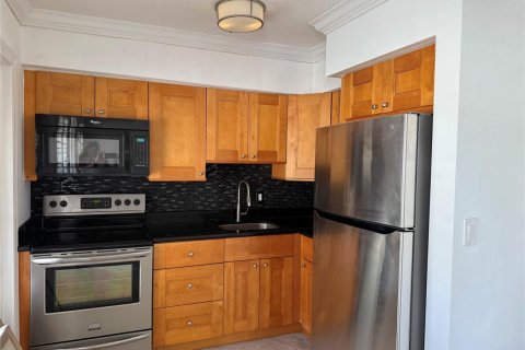 Condo in Lighthouse Point, Florida, 2 bedrooms  № 2245353