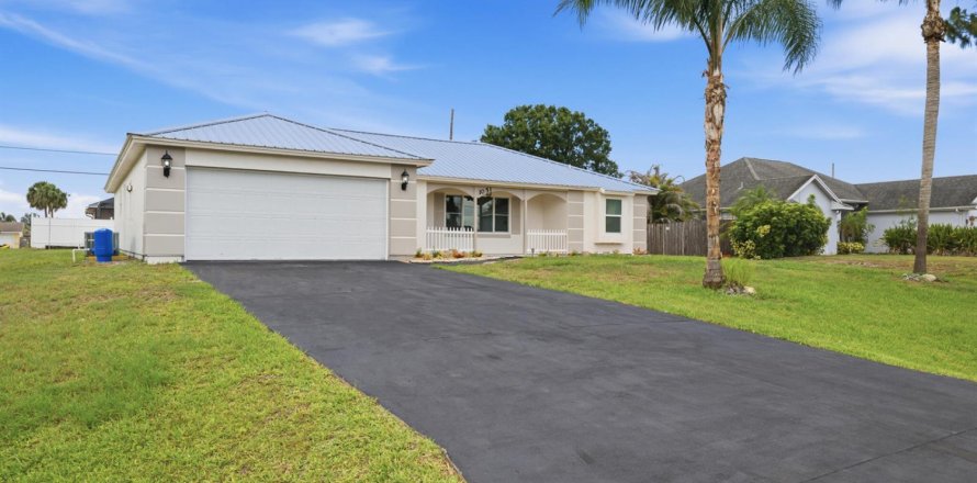 Casa en Port St. Lucie, Florida 3 dormitorios, 159.23 m2 № 2249278