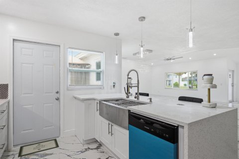 Casa en venta en Port St. Lucie, Florida, 3 dormitorios, 159.23 m2 № 2249278 - foto 7