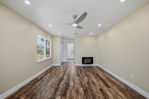 Casa en venta en Port St. Lucie, Florida, 3 dormitorios, 159.23 m2 № 2249278 - foto 8