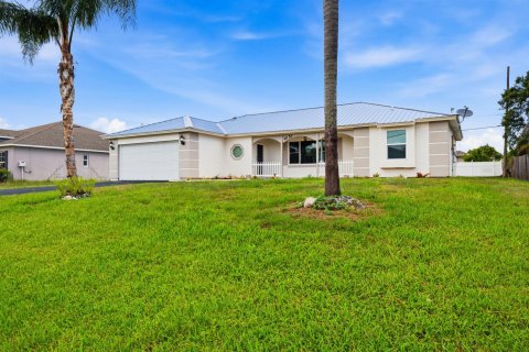 Casa en venta en Port St. Lucie, Florida, 3 dormitorios, 159.23 m2 № 2249278 - foto 2