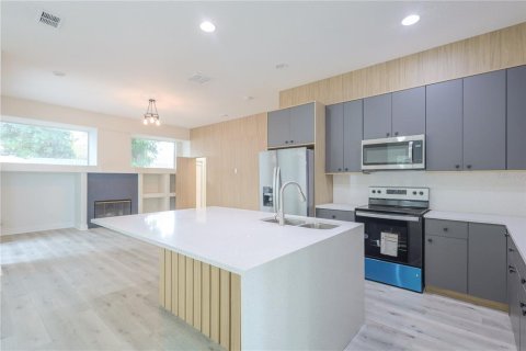 House in Orlando, Florida 4 bedrooms, 222.5 sq.m. № 1677526 - photo 12