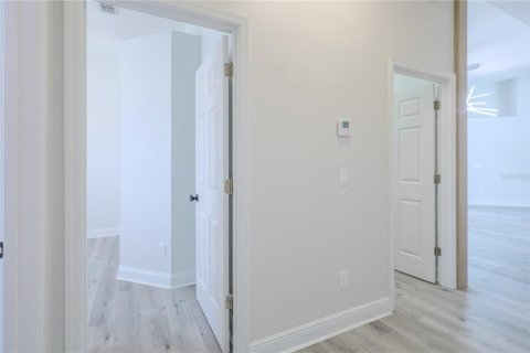 House in Orlando, Florida 4 bedrooms, 222.5 sq.m. № 1677526 - photo 2