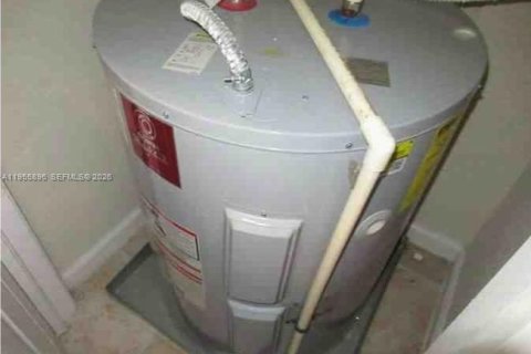 Villa ou maison à vendre à Oakland Park, Floride: 3 chambres, 140.65 m2 № 2024386 - photo 21