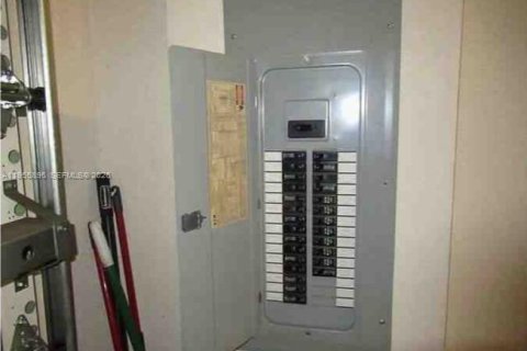 Villa ou maison à vendre à Oakland Park, Floride: 3 chambres, 140.65 m2 № 2024386 - photo 22