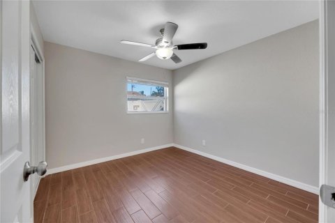 House in Apollo Beach, Florida 3 bedrooms, 103.86 sq.m. № 2150513 - photo 27