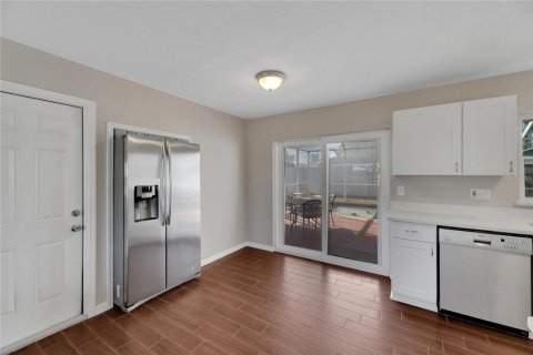 House in Apollo Beach, Florida 3 bedrooms, 103.86 sq.m. № 2150513 - photo 16