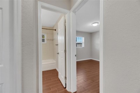 House in Apollo Beach, Florida 3 bedrooms, 103.86 sq.m. № 2150513 - photo 20