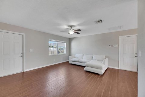 House in Apollo Beach, Florida 3 bedrooms, 103.86 sq.m. № 2150513 - photo 11