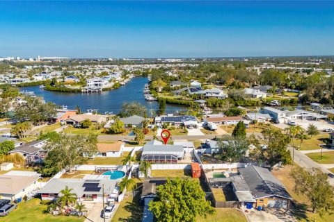 House in Apollo Beach, Florida 3 bedrooms, 103.86 sq.m. № 2150513 - photo 3