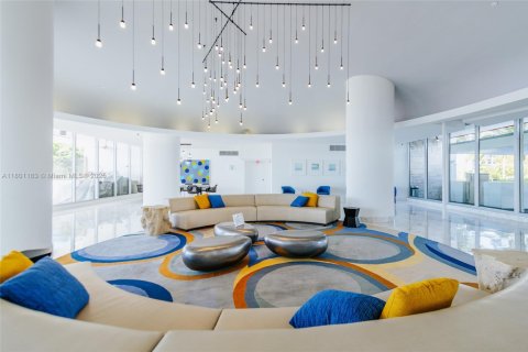 Condo in Miami Beach, Florida, 1 bedroom  № 1683387 - photo 15