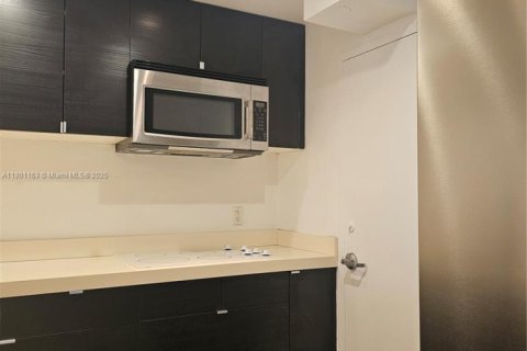 Condo in Miami Beach, Florida, 1 bedroom  № 1683387 - photo 3