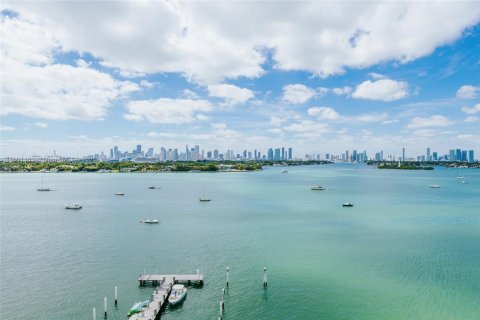 Condo in Miami Beach, Florida, 1 bedroom  № 1683387 - photo 8