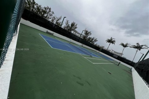 Condo in Sunrise, Florida, 2 bedrooms  № 1927346 - photo 24