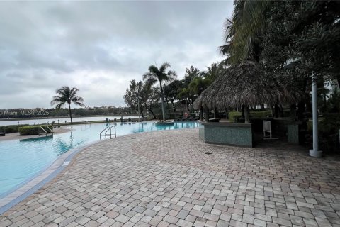 Снять в аренду кондоминиум в Санрайз, Флорида 2 спальни, 118.08м2, № 1927346 - фото 21