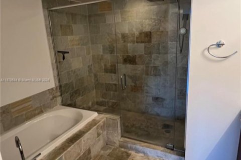 Снять в аренду кондоминиум в Санрайз, Флорида 2 спальни, 118.08м2, № 1927346 - фото 11