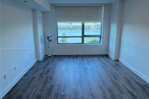 Снять в аренду кондоминиум в Санрайз, Флорида 2 спальни, 118.08м2, № 1927346 - фото 14