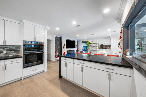 Купить виллу или дом в Дейви, Флорида 4 спальни, 296.54м2, № 1991066 - фото 19