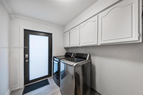 Купить виллу или дом в Дейви, Флорида 4 спальни, 296.54м2, № 1991066 - фото 20