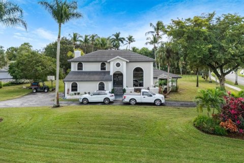 Купить виллу или дом в Дейви, Флорида 4 спальни, 296.54м2, № 1991066 - фото 2