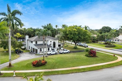 Купить виллу или дом в Дейви, Флорида 4 спальни, 296.54м2, № 1991066 - фото 1