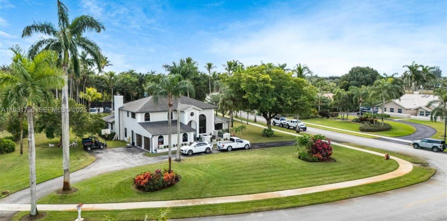 Дом в Дейви, Флорида 4 спальни, 296.54м2 № 1991066