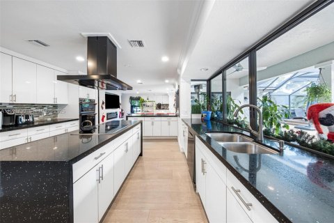 Купить виллу или дом в Дейви, Флорида 4 спальни, 296.54м2, № 1991066 - фото 15